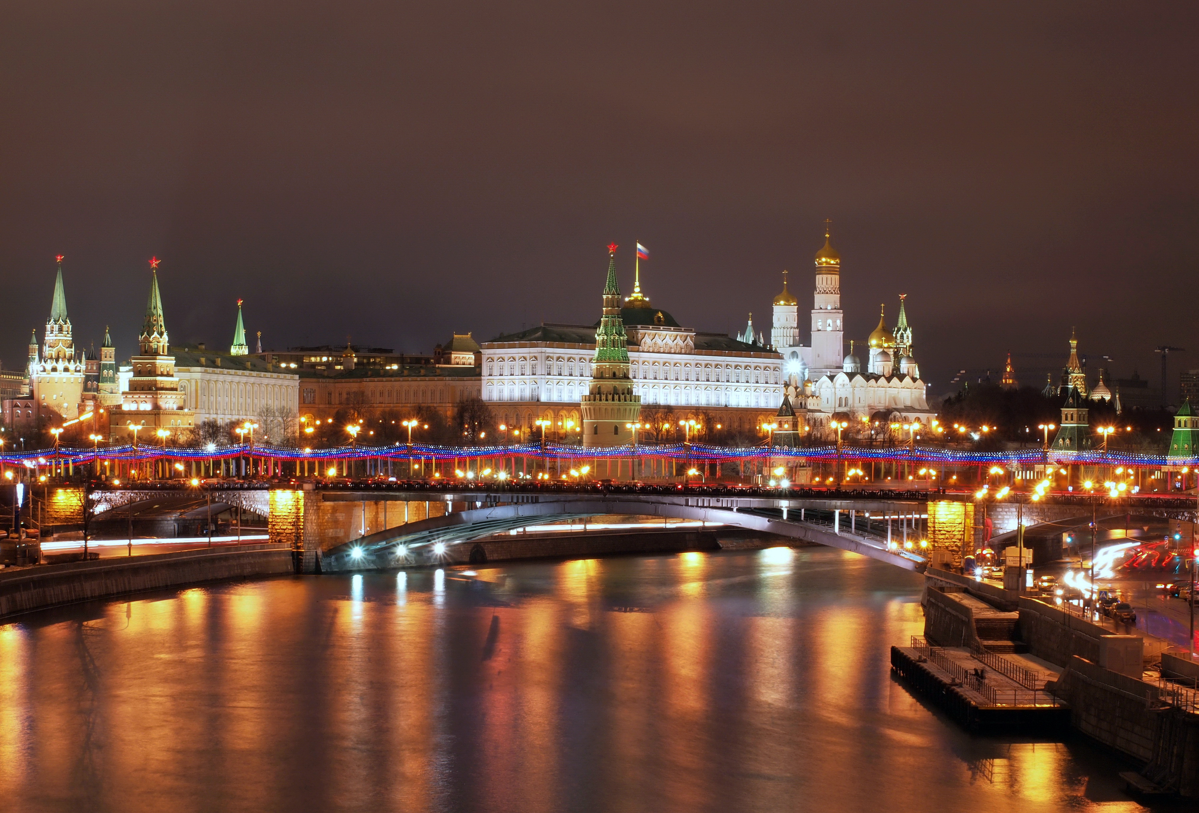 Ночная Москва горизонтально